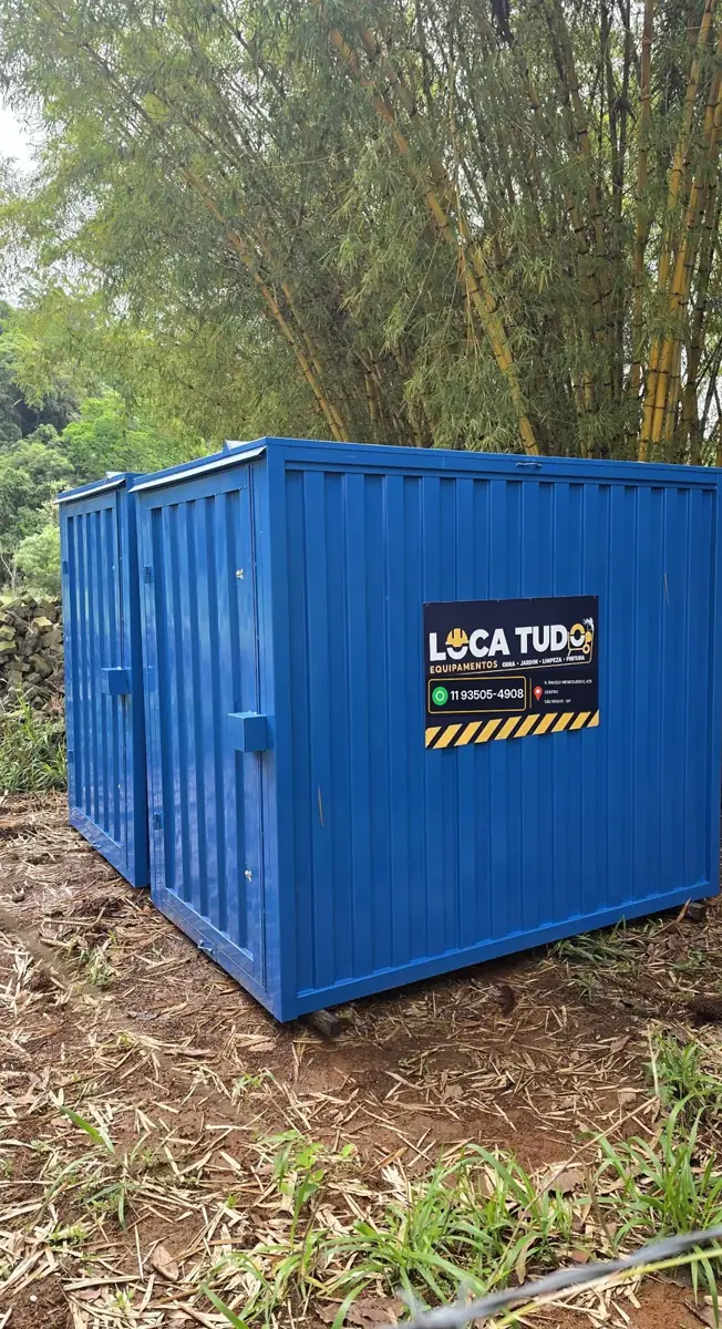 Container almoxarifado 2,5 x 1,6 x 2,2 m da Loca-Tudo entregue na obra